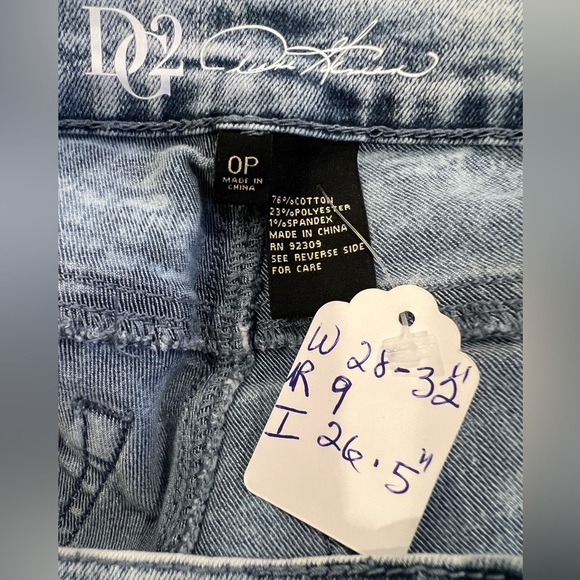 DG2 by Diane Gilman New Petite Classic Stretch Denim 3D Embellished Jeans - Picture 9 of 11